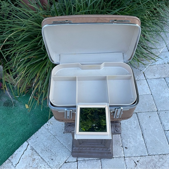 Vintage Travel Case. - Picture 6 of 10